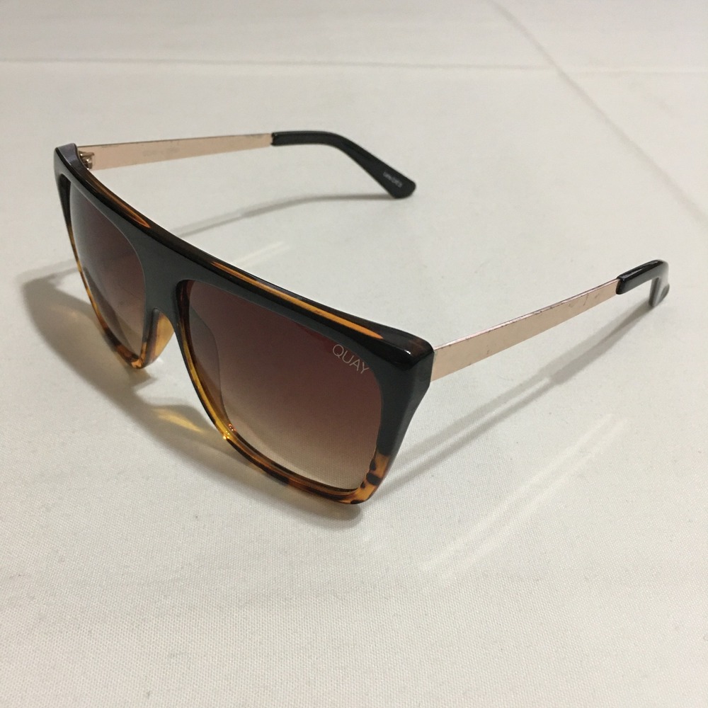 Quay Australia Womens OTL II Shield Sunglasses Desi